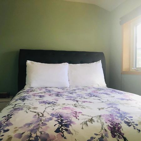 Midnight Sun Vacation Home Whitehorse Esterno foto