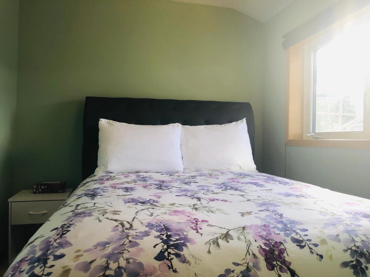 Midnight Sun Vacation Home Whitehorse Esterno foto