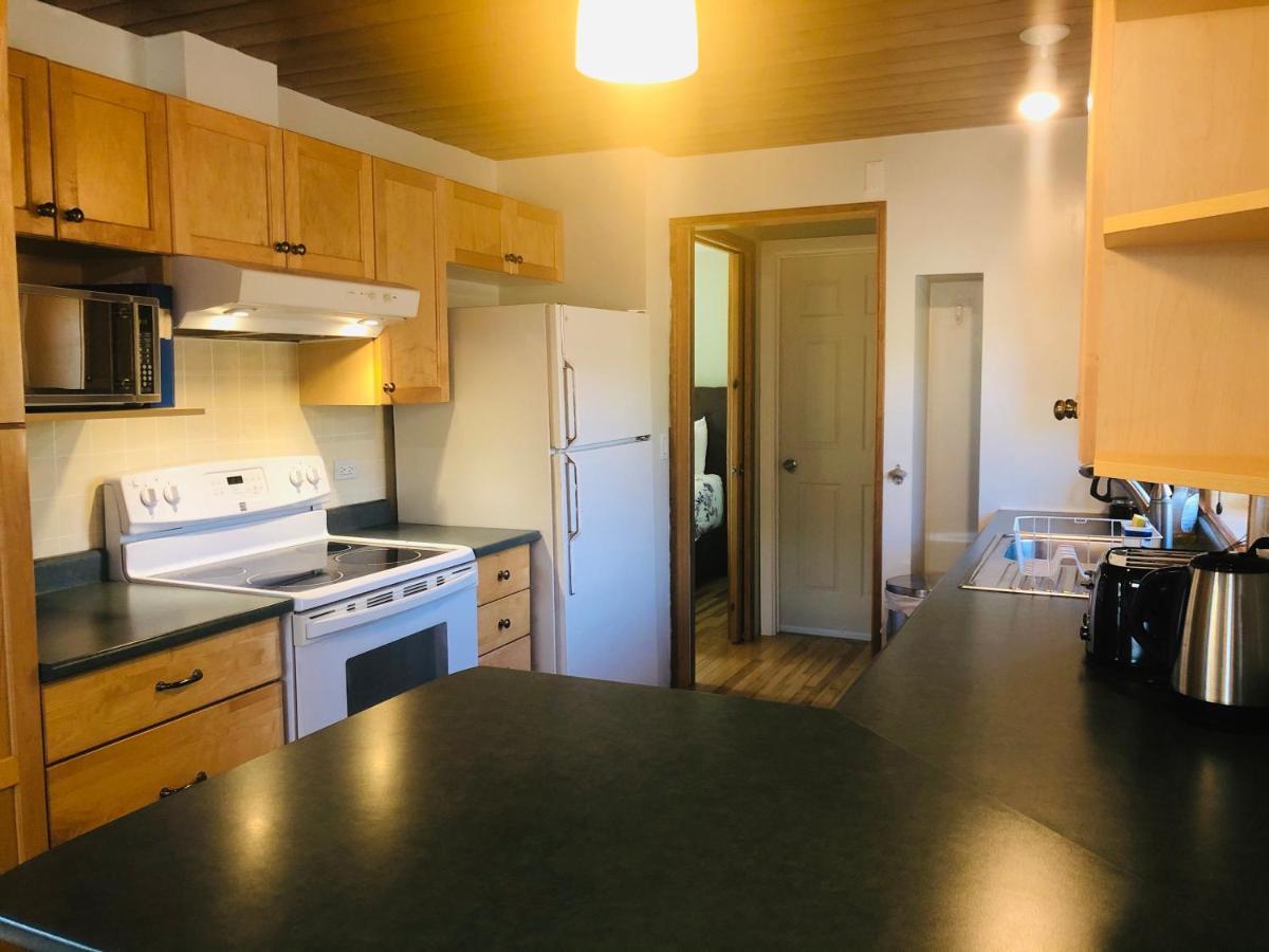 Midnight Sun Vacation Home Whitehorse Esterno foto
