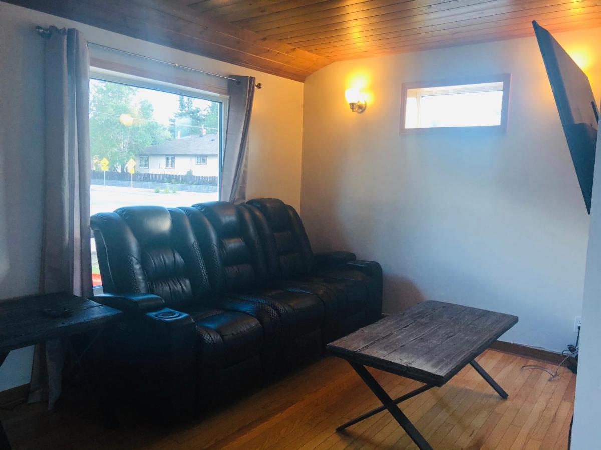 Midnight Sun Vacation Home Whitehorse Esterno foto