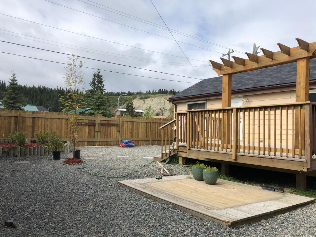 Midnight Sun Vacation Home Whitehorse Esterno foto